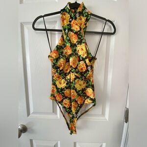 NWT Zara twist cross neck floral halter bodysuit size S